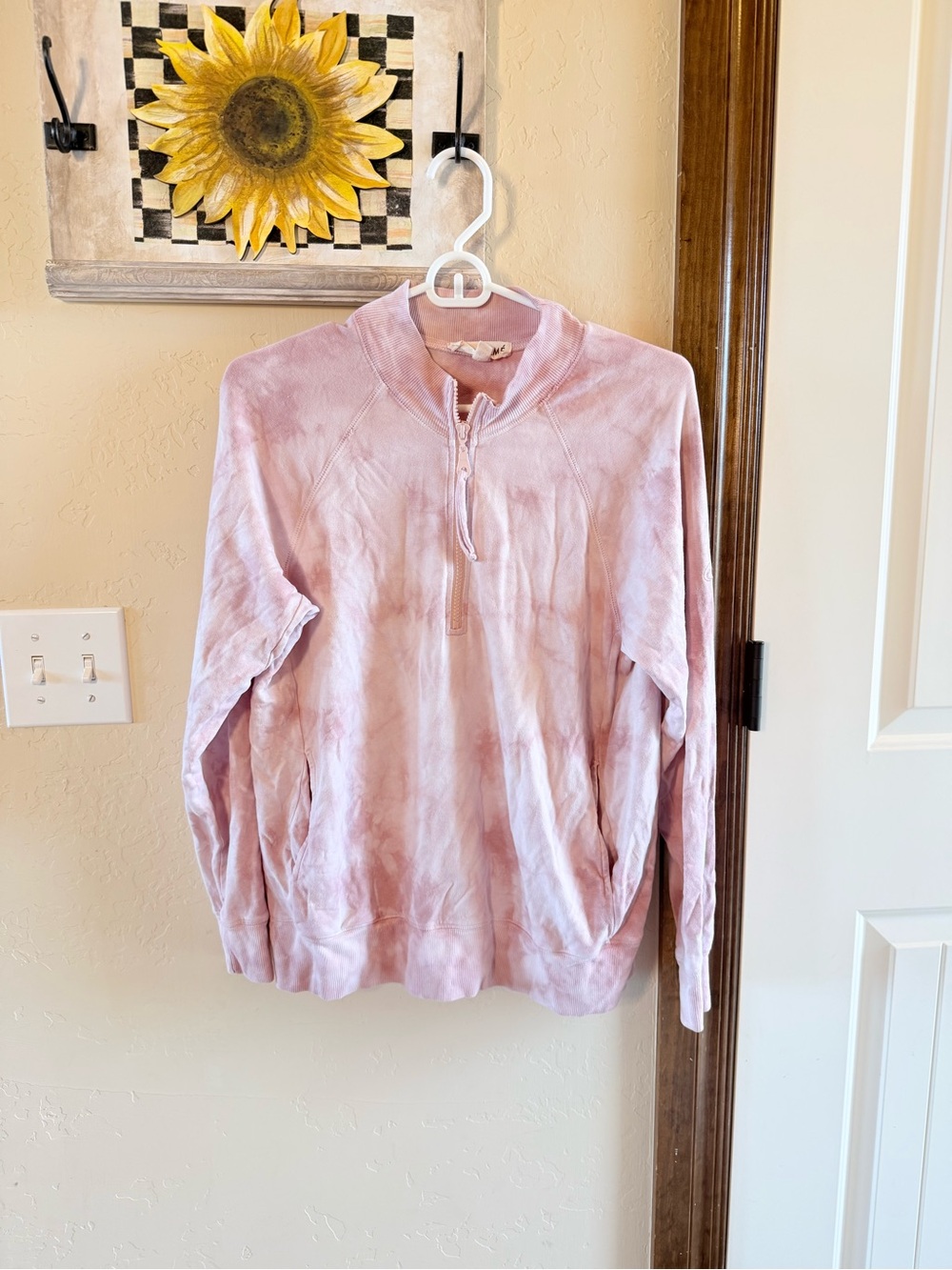 Johnny was Calmé size small Pink Tie-Dye Quarter-Zip Pullover